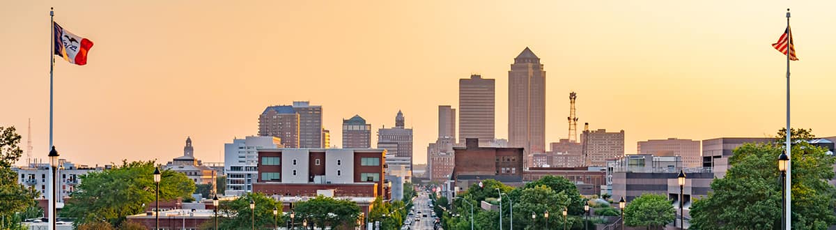 Des Moines, Iowa, skyline at sunrise.
